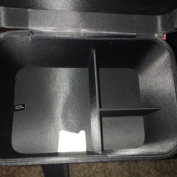 Vanity Case - Picture 3 of 3